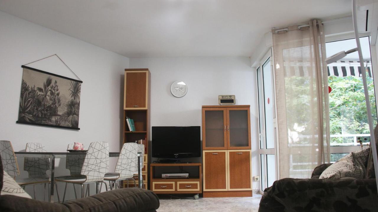 דירות סאלו Sta. Eulalia Familias Arysal מראה חיצוני תמונה